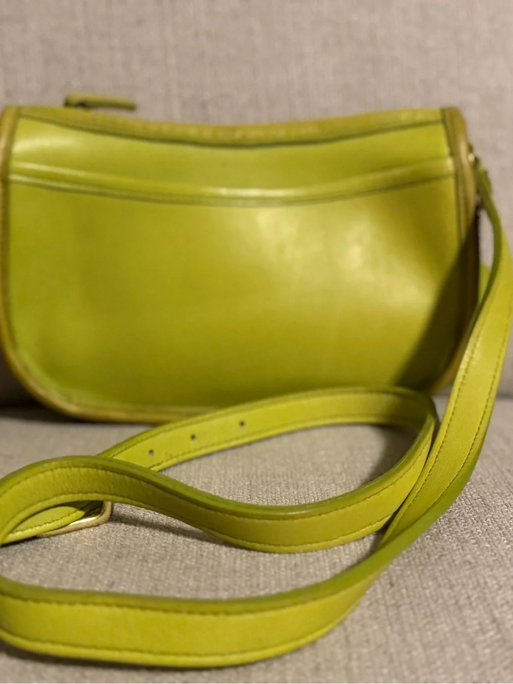 Rare Vintage Coach Wendie Lime Green Glove-Tanned Leather Crossbody